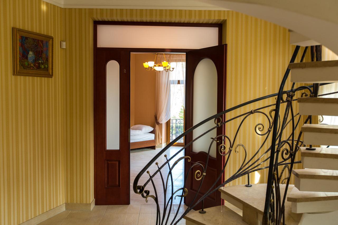 10 Rooms Lviv Eksteriør billede