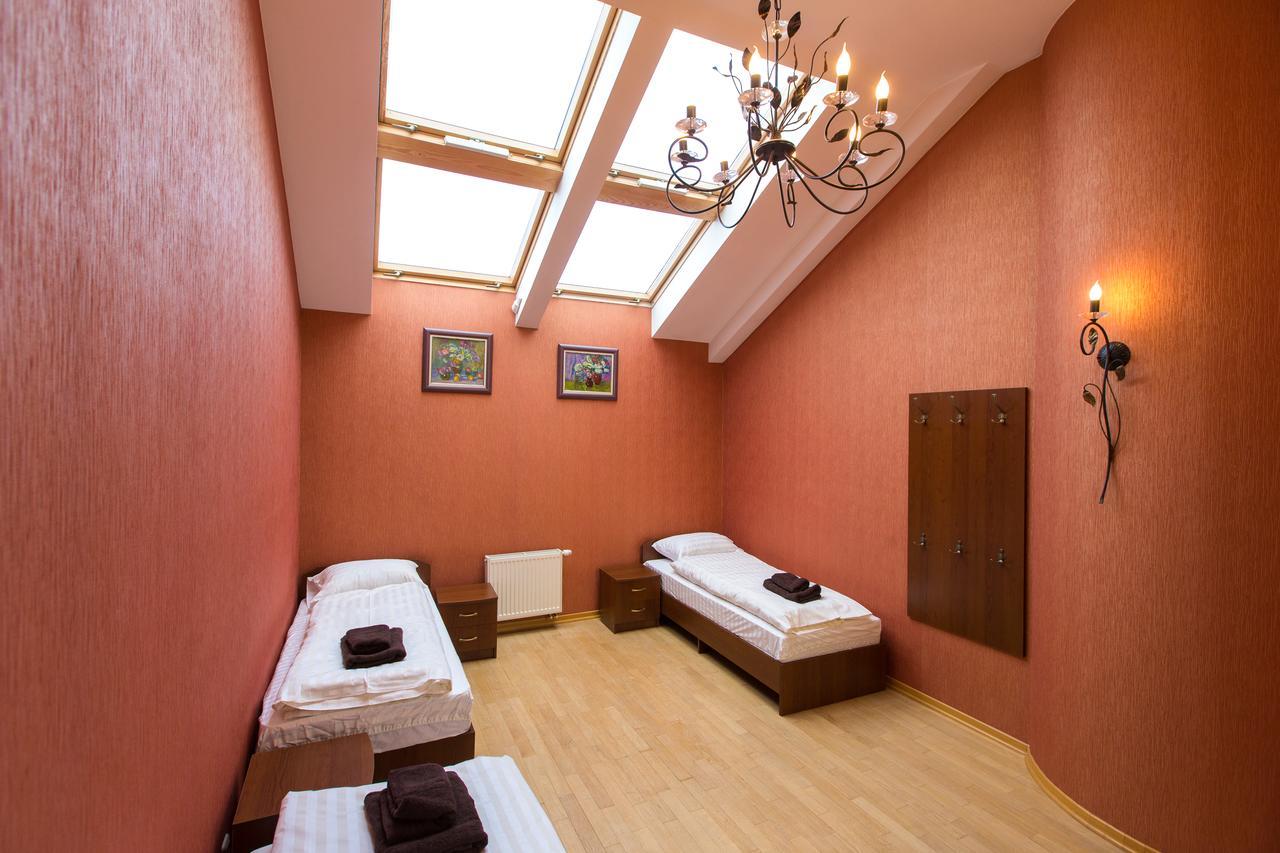 10 Rooms Lviv Eksteriør billede