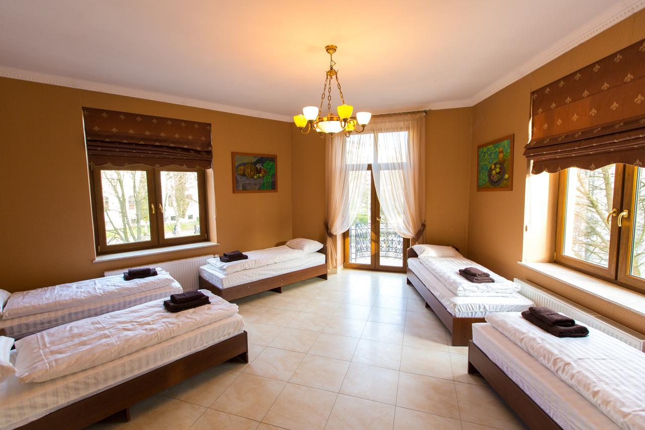 10 Rooms Lviv Eksteriør billede