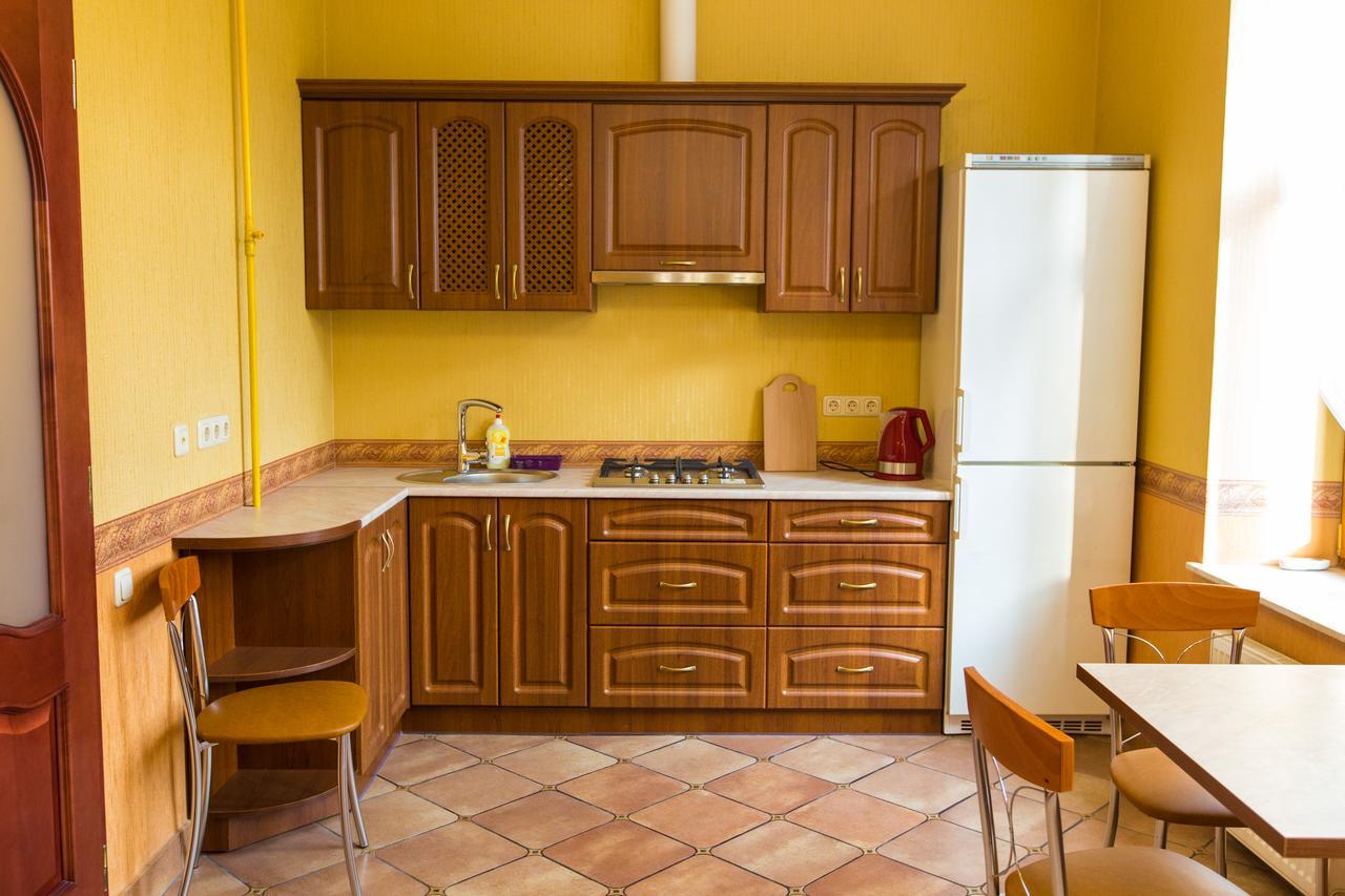 10 Rooms Lviv Eksteriør billede